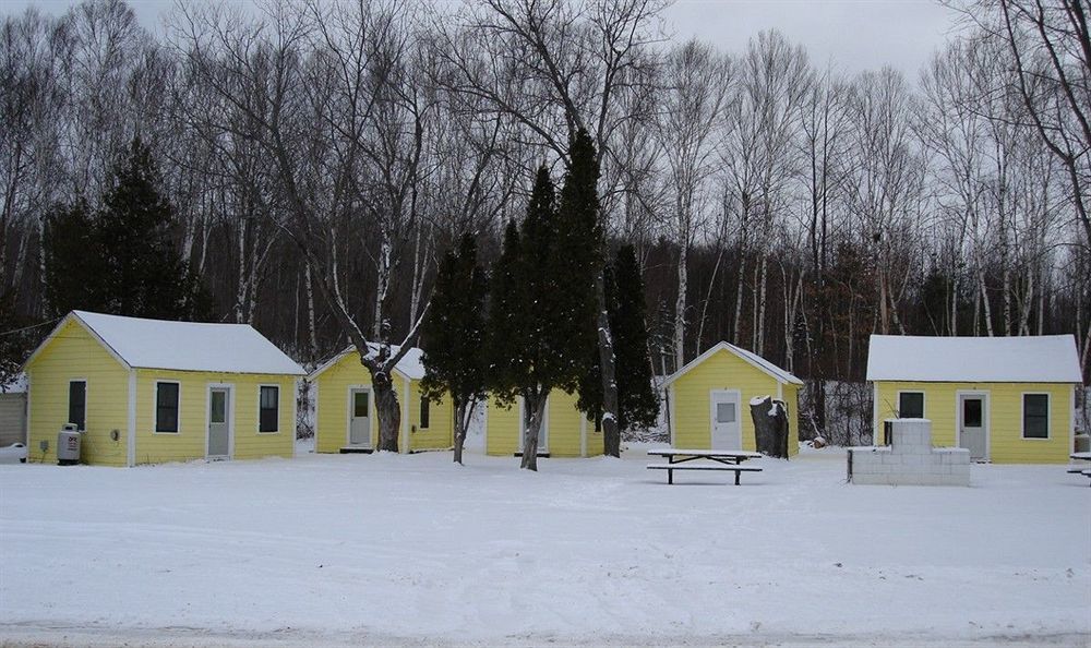 Готель Katahdin Cabins Millinocket Екстер'єр фото