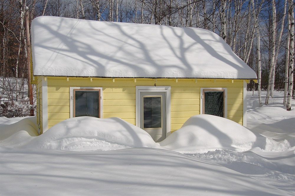 Готель Katahdin Cabins Millinocket Екстер'єр фото